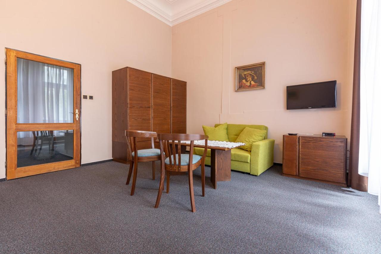 Hotel Slovan Plzeň Dış mekan fotoğraf